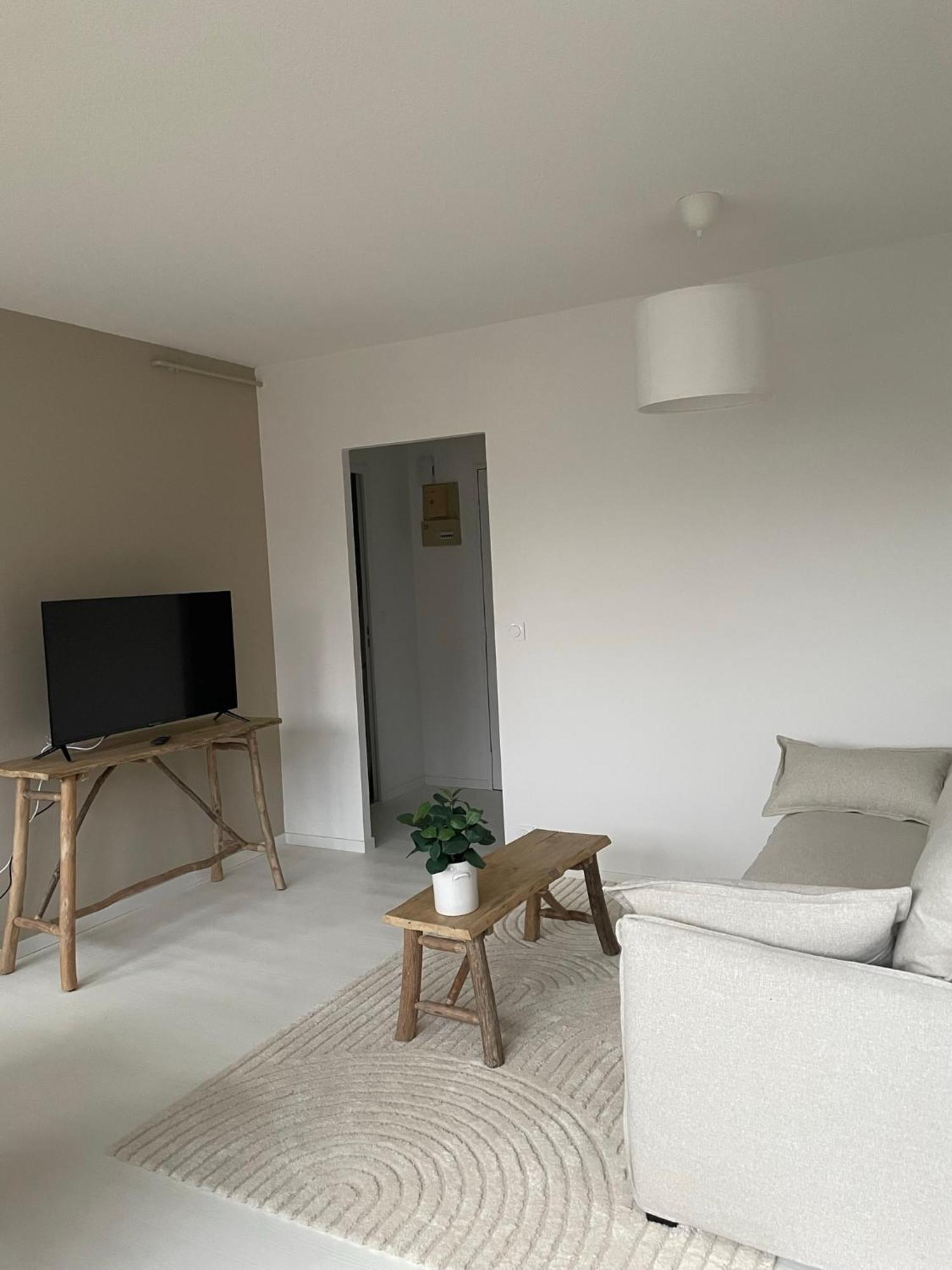 Au Coeur De La Ponetie Apartment Aurillac Exterior photo