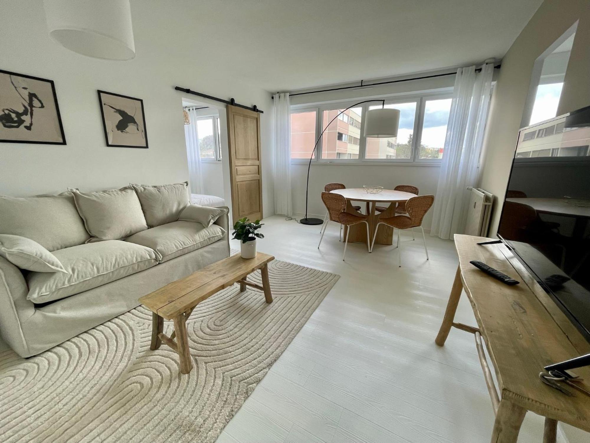 Au Coeur De La Ponetie Apartment Aurillac Exterior photo